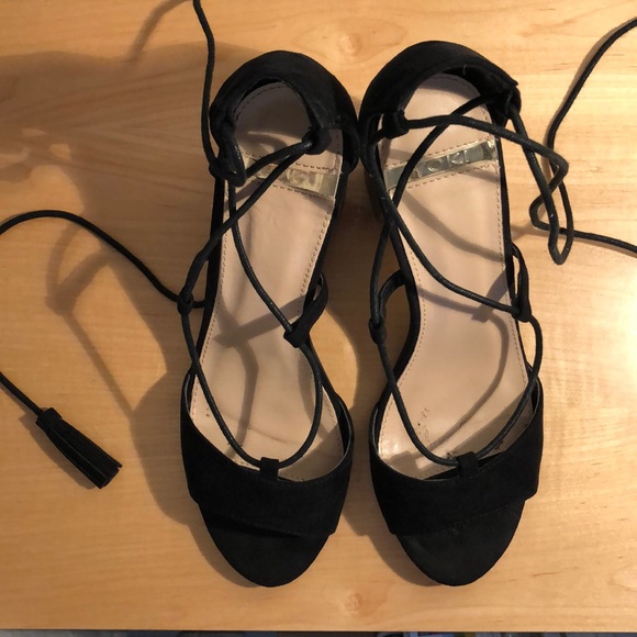 Yoki Strappy Lace Up Sandals - Picture 6 of 8